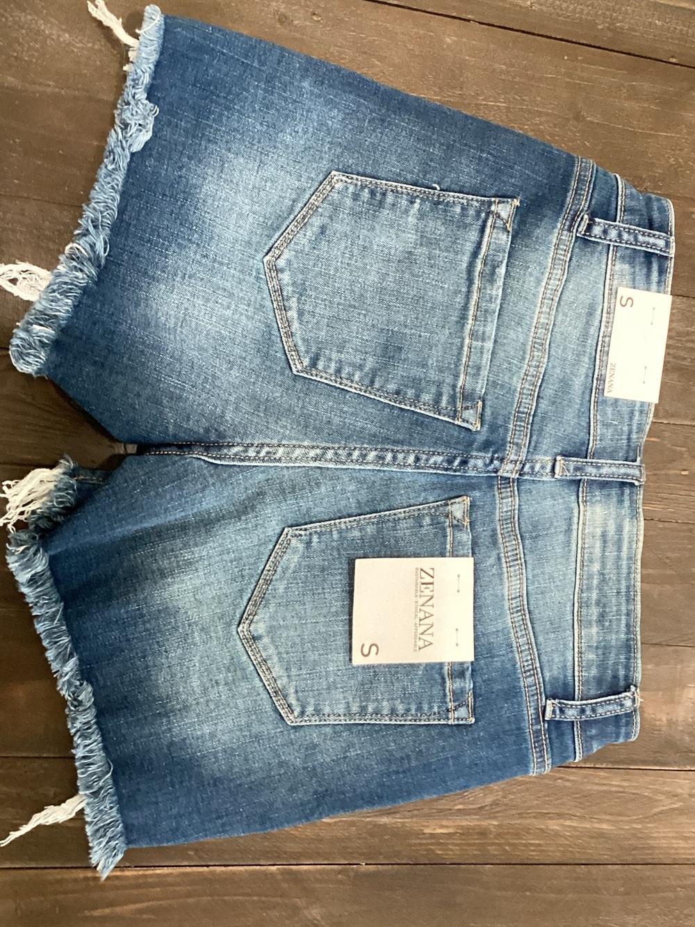 Zenana Outfitters Distressed Blue Denim Jean Shorts‎ - Picture 2 of 7